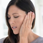 6 Trucos para evitar el dolor de oídos en el avión