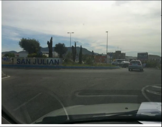 Paso 9: En la rotonda de San Juli&aacute;n, siga recto
