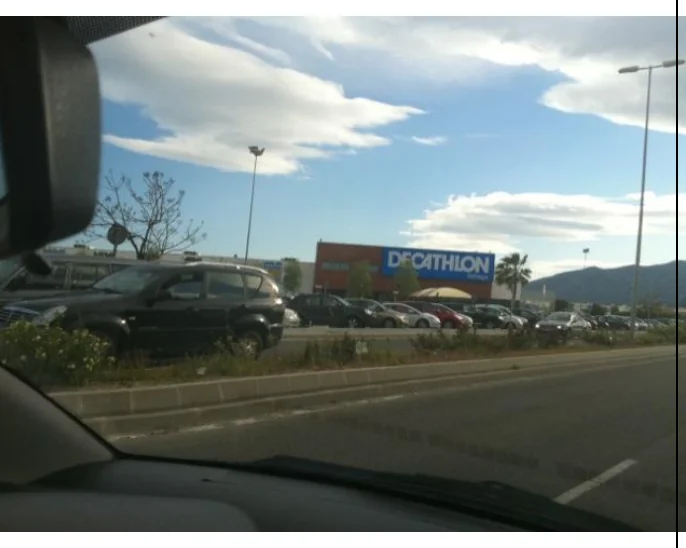 Paso 14: Pase frente a Leroy Merlin y Decathlon